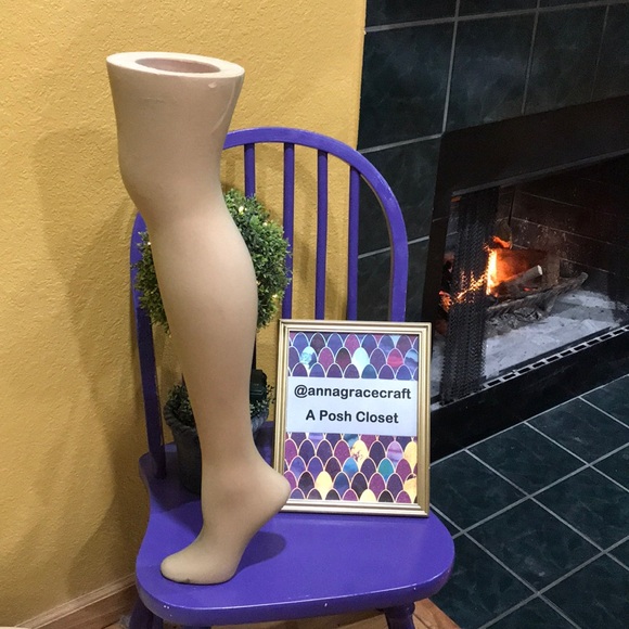Hosiery Leg Display Self Standing 26” tall - Picture 7 of 7